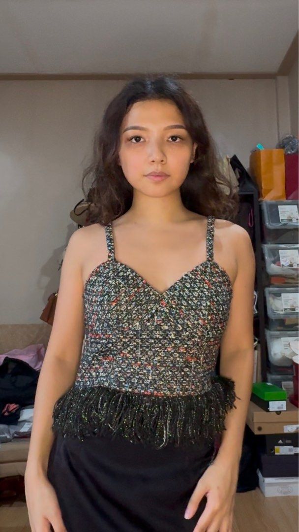 GIRDEAR Boned, Sequined Tweed Multi-colored Peplum Sweetheart Top (Made in Japan) (Category: Sleeveless) located in Taguig. Submitted by marysmarket (Listing ID 1347183299, Image 2). Description: Beautiful and high quality! Detailed with sequins and glitter. Boned so you don’t need a bra, almost like a corset. RFS: Big on me 🚚 Shipping from Taguig (book your own courier) .