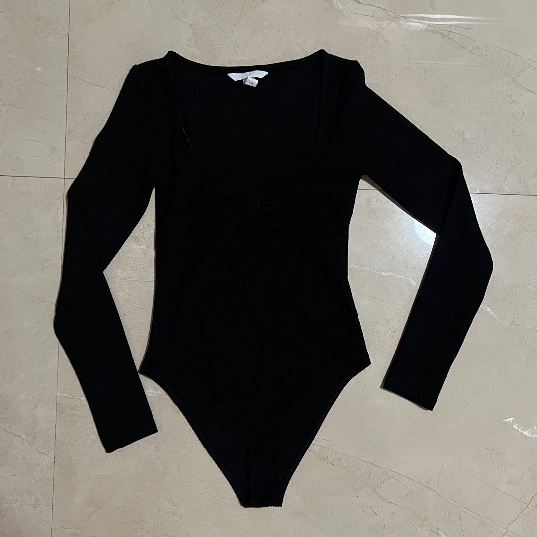 H&M Bodysuit (Category: Others Tops) located in Valenzuela. Submitted by hachu99 (Listing ID 1347228496, Image 2). Description: H&M Bodysuit - Used once only - In great condition - No flaws.