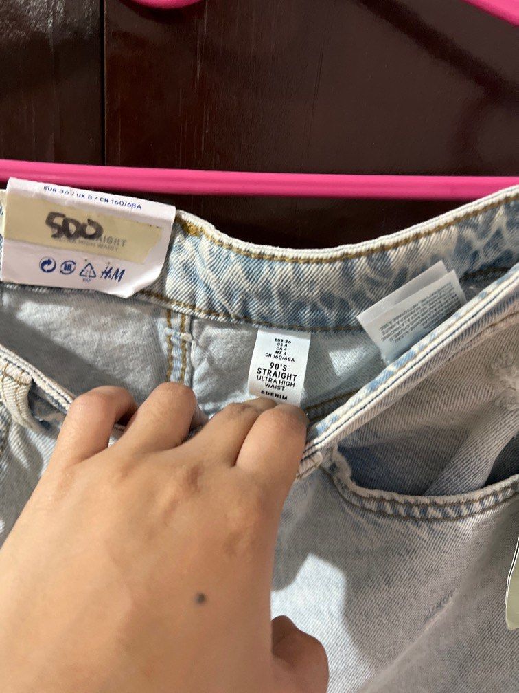 H&M ultra high waist pants (Category: Jeans) located in Taguig. Submitted by scientist.closet (Listing ID 1347210277, Image 2). Description: Never used with tag. See the photo for the size.