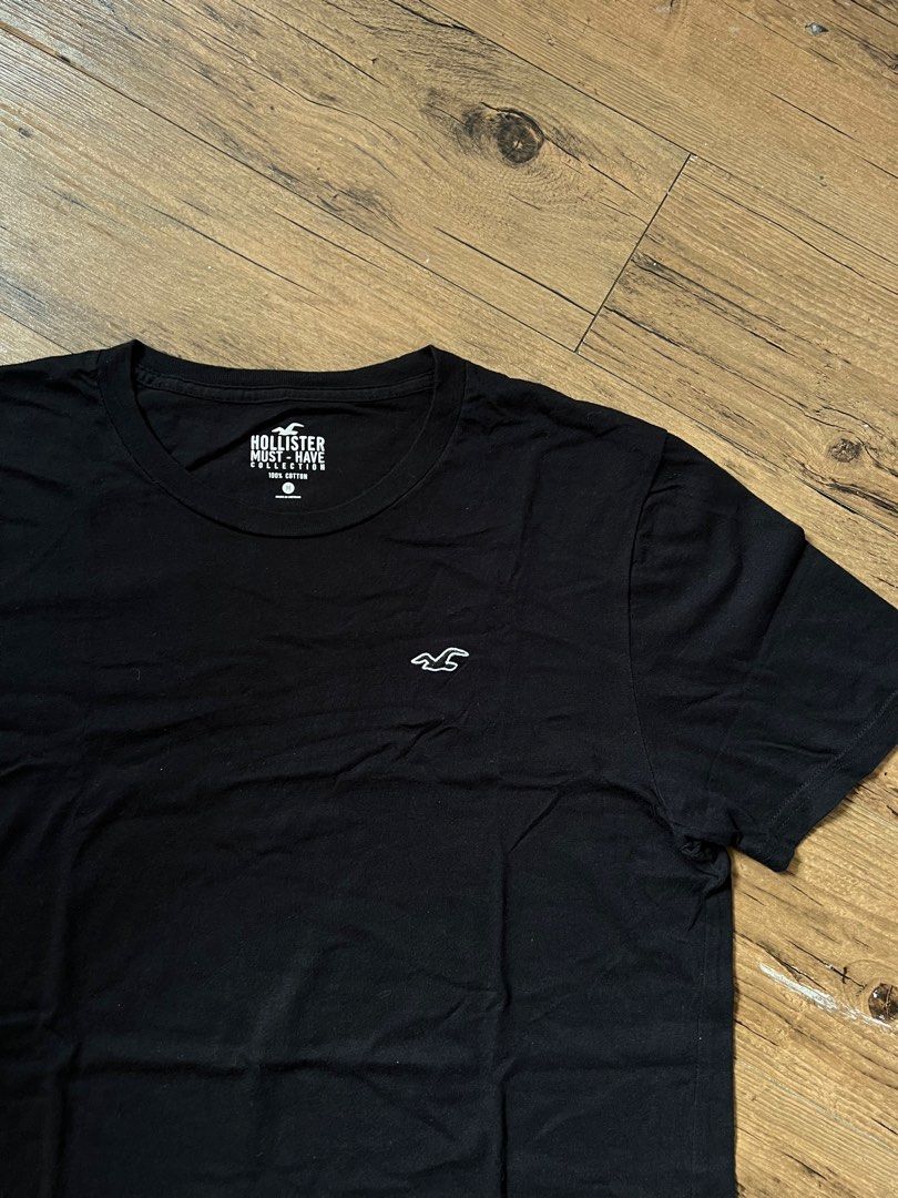 hollister shirt (Category: Tshirts & Polo Shirts ) located in Manila. Submitted by kylestuffs (Listing ID 1347164418, Image 2). Description: PRE-LOVED STUFF • legit 100% • good condition • no issues • 20 inchs shoulder width x 27 inchs length mop: unionbank/gcash ship: lalamove/lbc meet: sjdm bul/fairview qc GET A FREEBIE IF U BUY WORTH 1K OF PRE-LOVED ITEMS. .