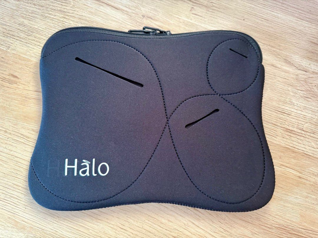 iPad Sleeves (Category: Cases & Sleeves) located in Paranaque City. Submitted by ohsofancy777 (Listing ID 1347084503, Image 1). Description: .
