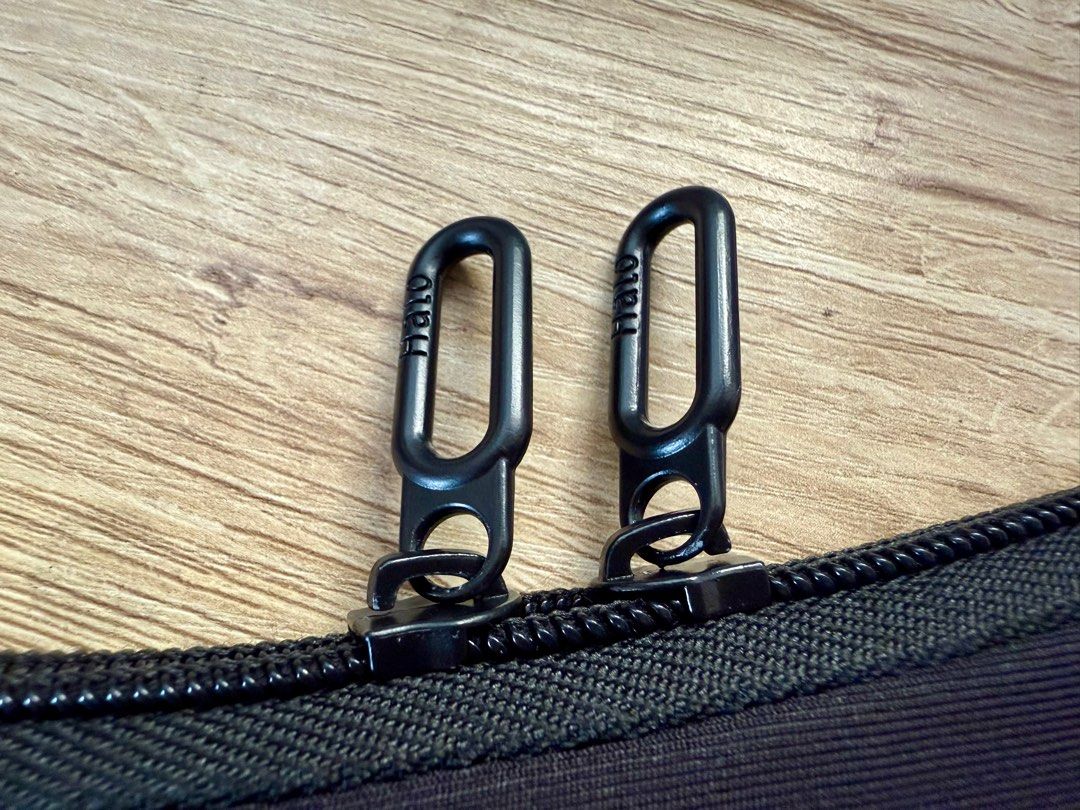 iPad Sleeves (Category: Cases & Sleeves) located in Paranaque City. Submitted by ohsofancy777 (Listing ID 1347084503, Image 3). Description: .