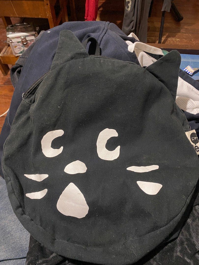 ISSEY MIYAKE X NE NET SHOULDER BAG (Category: Shoulder Bags) located in Manila. Submitted by adamson17 (Listing ID 1347086465, Image 1). Description: needs wash Color rate 9/10 dm for more info.