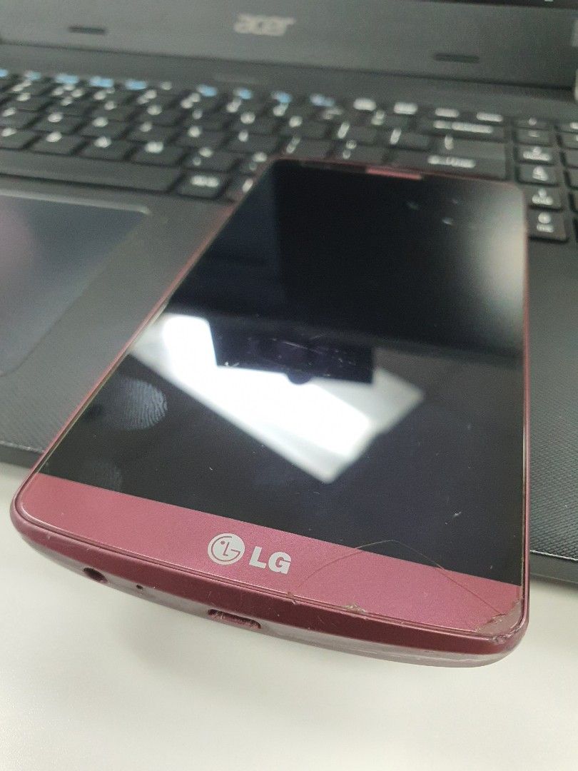 LG G3 (Defective) (Category: LG) located in Quezon City. Submitted by papu_ray (Listing ID 1347129151, Image 2). Description: LG G3 D855. Defective unit for sale. Motherboard issue. Hindi na mag-open..