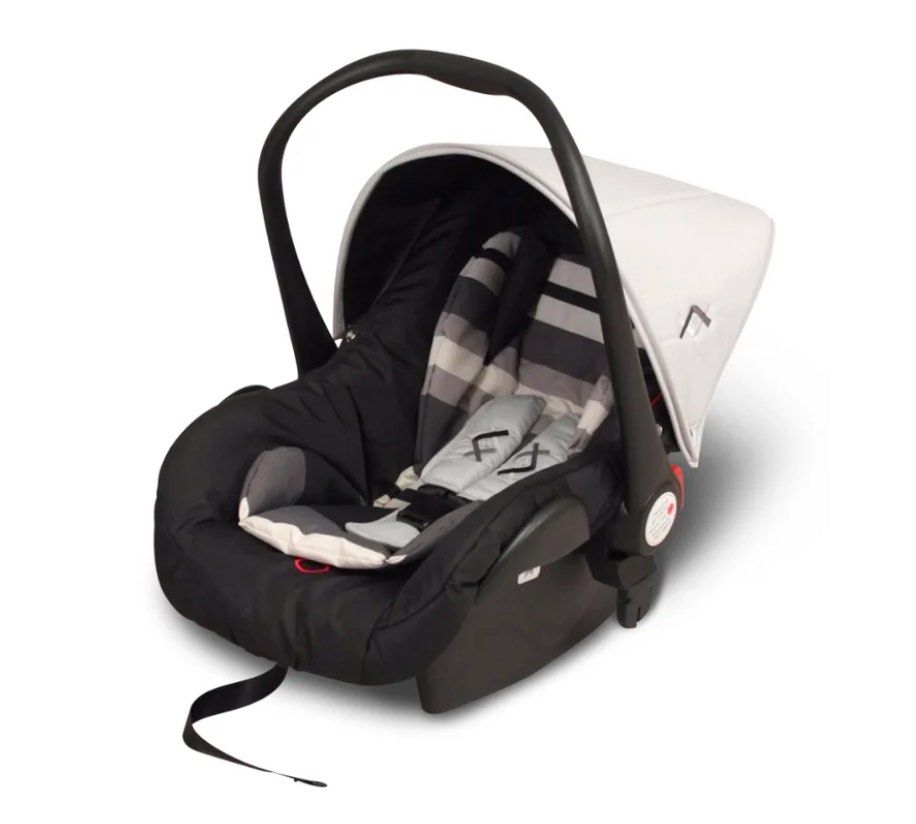Looping - Sydney 0+ Carseat (Category: Car Seats) located in Bacoor. Submitted by karlarmrz (Listing ID 1347150800, Image 1). Description: Used a few times only then stored. Needs wash. See last photo for minor flaw. Originally bought for ₱7,000. Pickup: Bacoor, Cavite —— Seat designed for children from birth to 6/9 months and up to 13 kg STANDARDS Conforms to the European standard EN 13790/2009 Complies with ECE regulation R44.04 Universal Stand