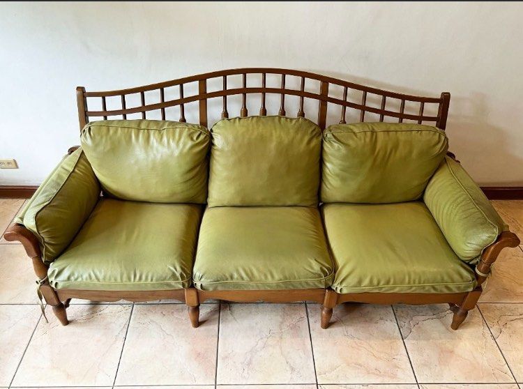 Mid century sofa (ethan allen) (Category: Sofas) located in Pasay City. Submitted by dannyh0ng (Listing ID 1347097499, Image 2). Description: Ethan Allen USA Hard maple wood Pick UP only pasay. .