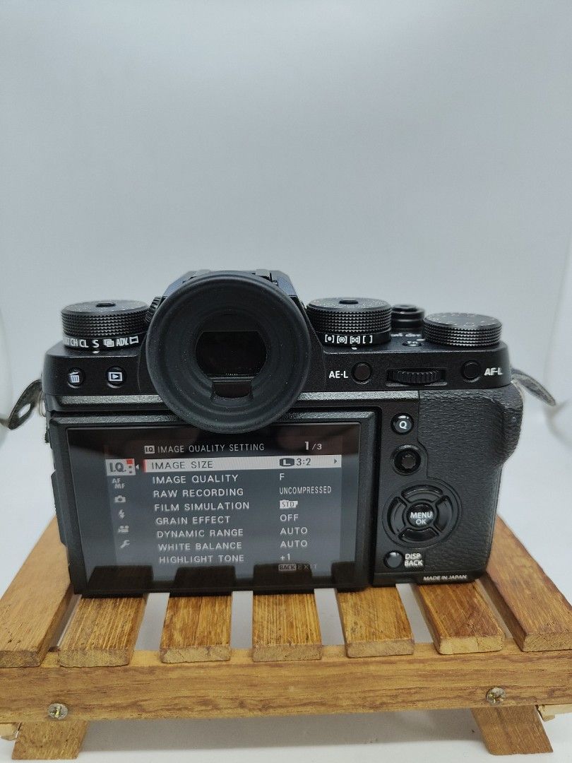 Mint! Fujifilm X-T2 Body Black Noir, Photography, Cameras on Carousell