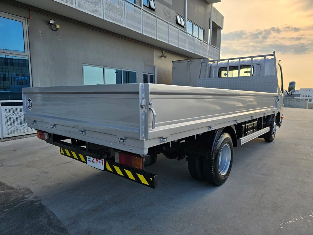 Hino 300 14FT for Lease (Category: Commercial Vehicles for Rent) located in Singapore. Submitted by ezy-1 (Listing ID 1337608819, Image 3). Description: Hino 300 14ft for lease. Minimum rental period 2 year Deposit 1+1 Contact Gary at 89332580.