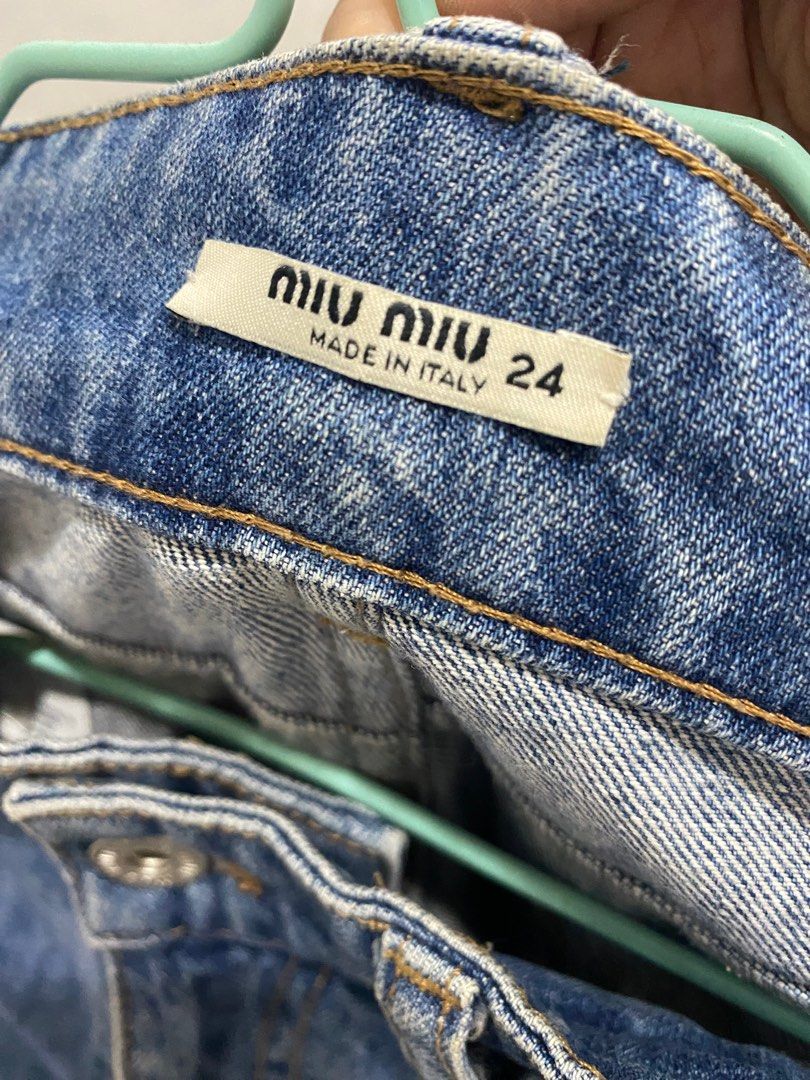 Miu Miu Spring Summer 2019 Jeans (Category: Jeans) located in Legazpi City. Submitted by shopflorence (Listing ID 1347214274, Image 3). Description: Authentic! Has all the wash tags fits 26-27 (tag 24) issue can be seen in the photos but not that noticeable .