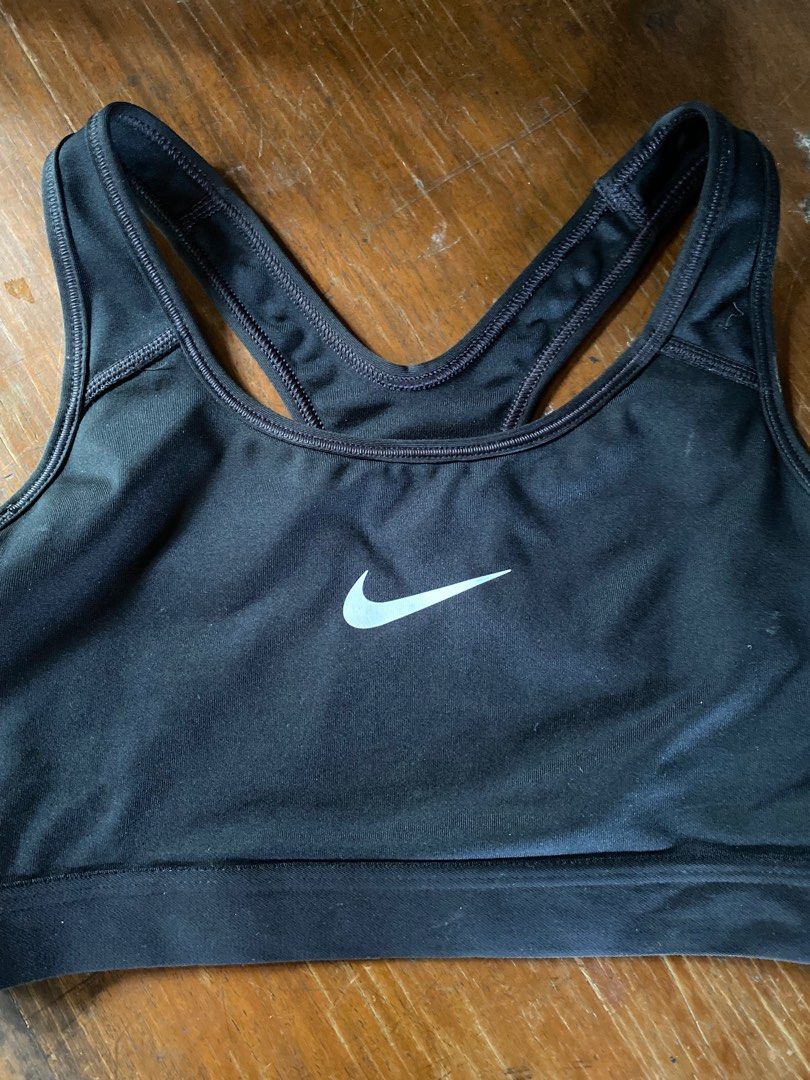 Nike Black Sportsbra (Category: Activewear) located in San Pedro. Submitted by everything-vintage (Listing ID 1347097668, Image 1). Description: Used once or twice! Authentic, no flaws Retails 2k in malls.