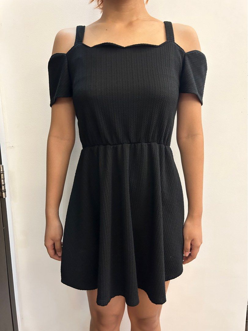 Preloved little black dress (Category: Dresses) located in Manila. Submitted by celinalapitan (Listing ID 1347081401, Image 1). Description: Preloved little black dress Material: Knit fabric with mix polyester and cotton Color: Black Free size (best fits small to medium) Bought from Divi ₱800 prepandemic.