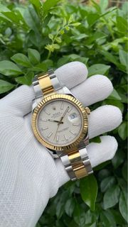 (Category: ) located in . Submitted by WellWatches (Listing ID 1347144860, Image 1). Description: .