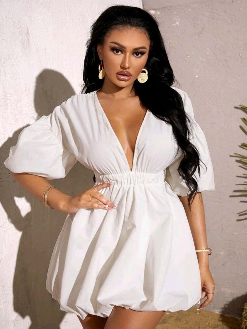 SHEIN WHITE DEEP-V BALLOON DRESS (Category: Dresses) located in Alaminos. Submitted by sheinrose.ph (Listing ID 1347181805, Image 1). Description: BRANDNEW WITH POUCH FITS TO LARGE FRAME GANDAAAAA NETO 🥹😍.