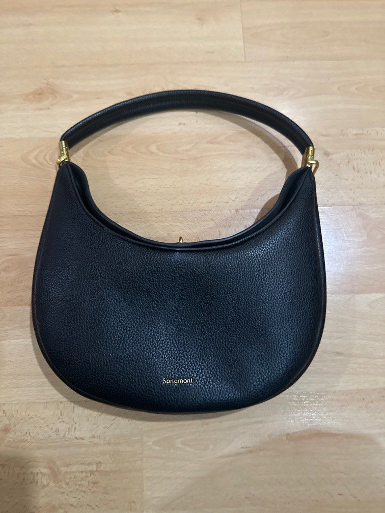 SONGMONT bag (Category: Luxury Bags & Wallets) located in San Juan City. Submitted by maam.mcspicy (Listing ID 1347136921, Image 1). Description: .