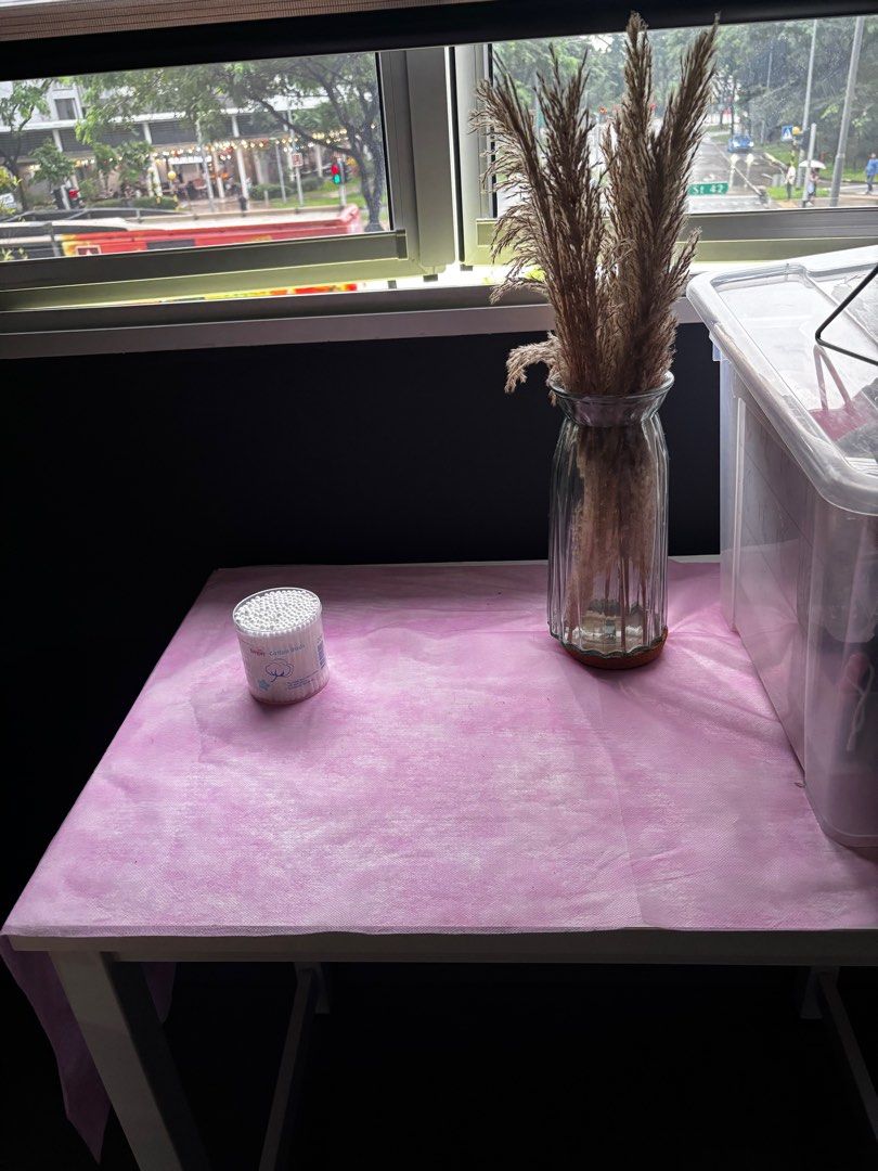 Study Table (Category: Other Home Appliances) located in Singapore. Submitted by halizzzzard (Listing ID 1347100266, Image 2). Description: Purchase from another buyer. Used for my eyelash stuff, moving out therefore selling it. Arrange your own delivery..