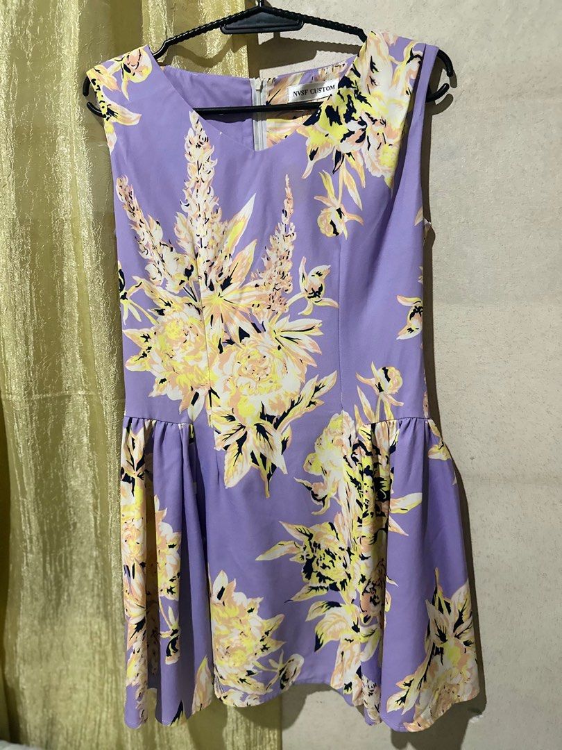 Summer themed/Floral Dress (Category: Dresses) located in Las Pinas. Submitted by jazzzy7 (Listing ID 1347162049, Image 1). Description: Super pretty in person Fits small to medium.