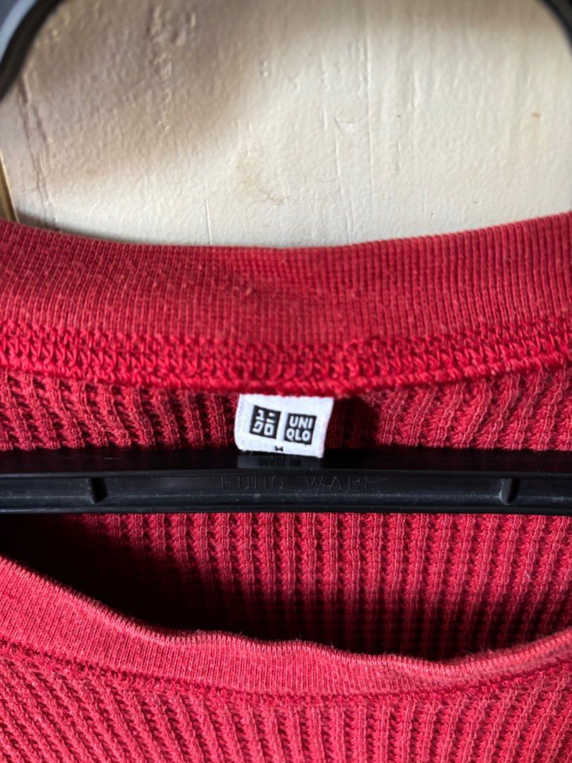 Uniqlo Sweater top (Category: Others Tops) located in Muntinlupa City. Submitted by firstborns (Listing ID 1347116634, Image 2). Description: 3/4 waffle sweater top Color : dark red (almost maroon).
