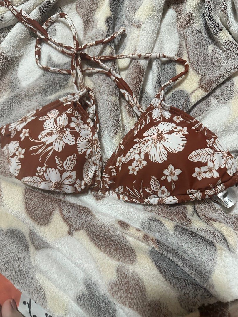 Bikini top (Category: Swim Top & Rash Guards) located in Paranaque City. Submitted by moonbea (Listing ID 1347203119, Image 1). Description: .