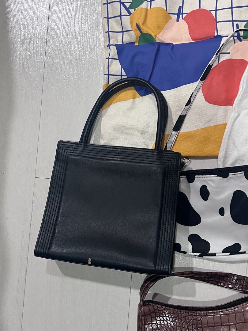 Take all bags set 🫶🏻 (Category: Tote Bags) located in Pasig City. Submitted by declutterwithai (Listing ID 1347212995, Image 3). Description: ♦️All brand new except belt bag (last photo) — bags were kept properly ♦️Zipper working ♦️Cannot provide more photos or updated photos (these are updated the moment it was uploaded - Jan 2nd week) 🫶🏻 Inclusions: ✨4 hand bags (cow-nylon material, white-nylon, brown-faux leather, black-leather) ✨1 belt ba