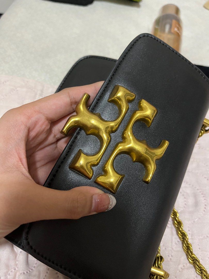 ☘️Tory Burch Eleanor Bag (Category: Shoulder Bags) located in Cavite. Submitted by _cc25 (Listing ID 1347257061, Image 2). Description: All pictures are unfiltered so you can see the actual color and quality. ⭐️ This was thrifted from Japan, not sure if og. Still negotiable. PM me! .