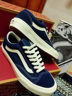 (Category: ) located in . Submitted by 20solebooster.collection (Listing ID 1347211282, Image 1). Description: .