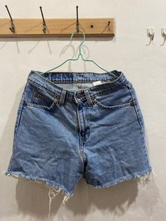 (Category: ) located in . Submitted by shopflorence (Listing ID 1347213192, Image 1). Description: .