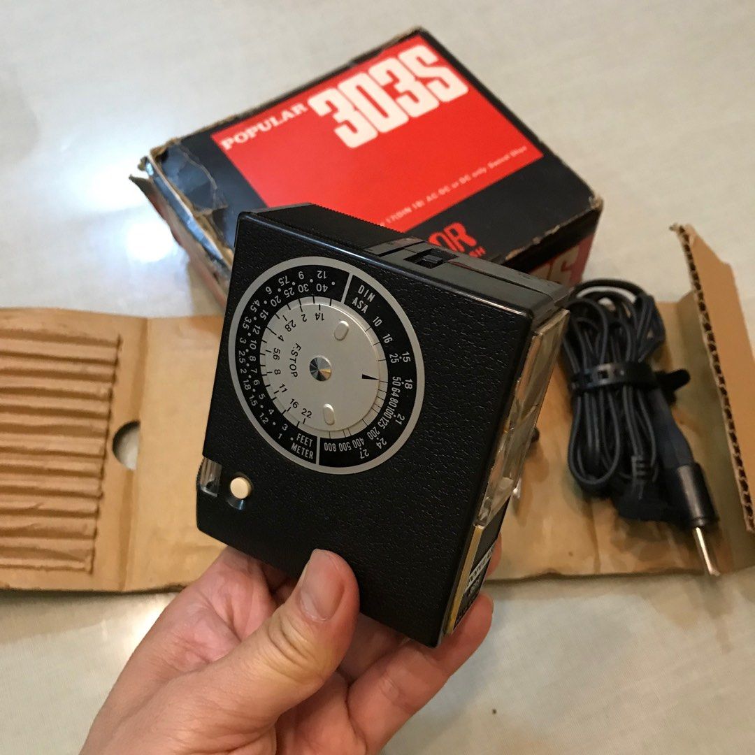 Vintage Popular 303S Solid State Electronic Camera Flash (Japan)62865820077443111