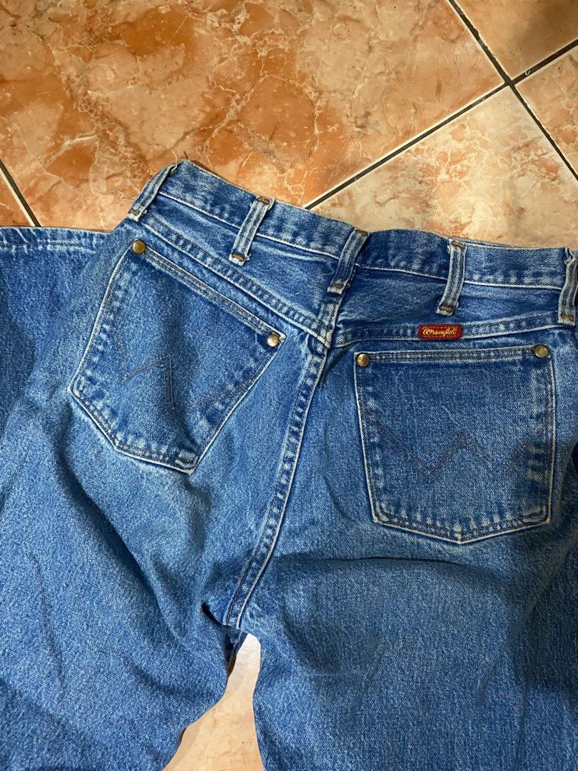 Vintage Wranglers Jeans (Category: Jeans) located in Legazpi City. Submitted by shopflorence (Listing ID 1347215935, Image 3). Description: Vintage and authentic fits waist 27-28 minor flaw seen in second pic.