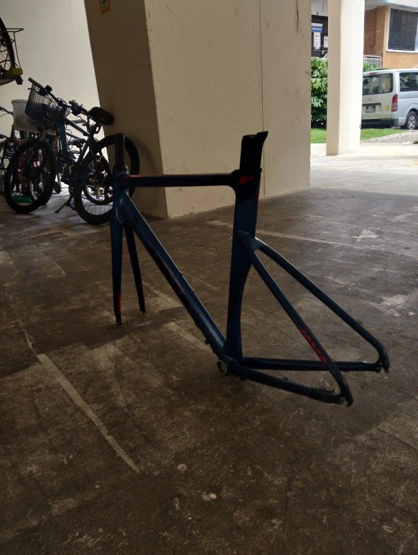 Wts java fs (Category: Parts & Accessories) located in Singapore. Submitted by botak_bro (Listing ID 1347157505, Image 2). Description: frame still new, still in good condition(9/10).