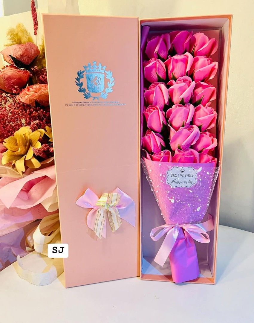 18pc SOAP ROSE BOUQUET VALENTINES GIFT IDEAS (Category: Flowers & Bouquets) located in Caloocan City. Submitted by onlineshoppersph (Listing ID 1347307436, Image 3). Description: - comes with a box - very classy design ✅100% Brand New ✅Good Quality Cash On Deliver - Metro Manila - Delivery Fee/Handling Fee shouldered by BUYERS - DF/HF depends on BUYERS Location Thank You.