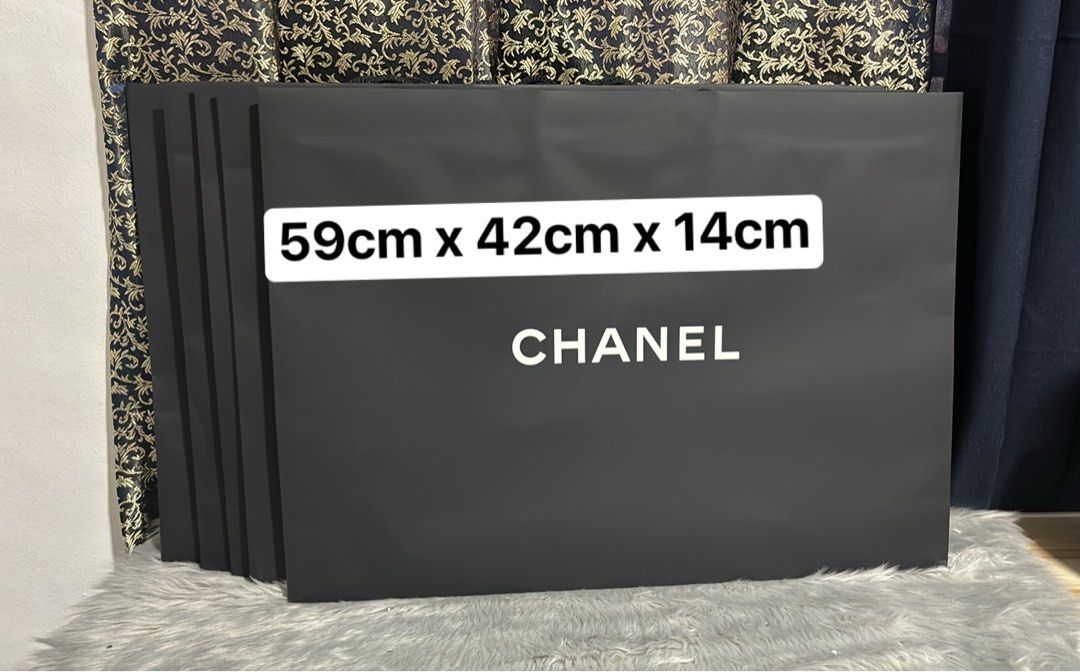 ✅ Authentic Chanel XL Paperbag (Category: Luxury Bags & Wallets) located in Quezon City. Submitted by box.luxebycheng (Listing ID 1347400234, Image 1). Description: 1k each.