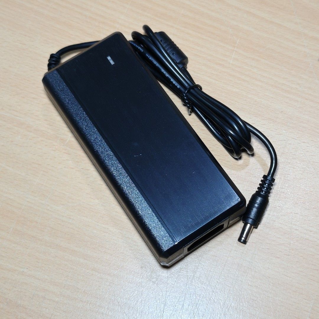 AC/DC 12V 5A/6A Power Adapter406097275577978881