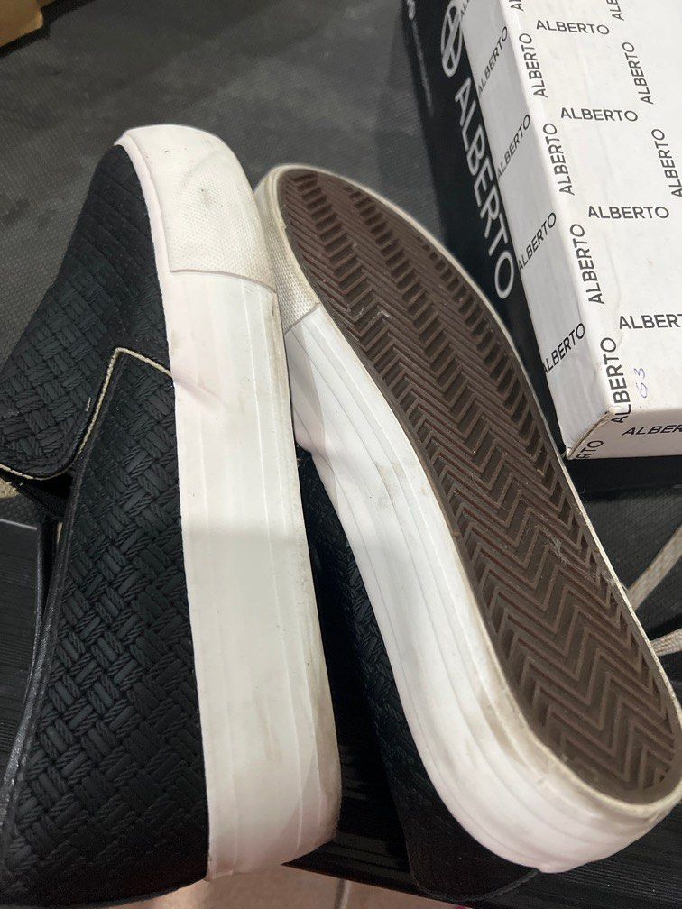 Alberto woman sneaker shoes (Category: Casual Shoes) located in Quezon City. Submitted by whatever_88 (Listing ID 1347414739, Image 3). Description: .