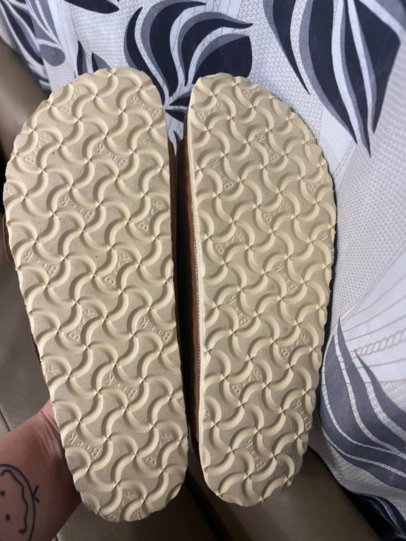 Birkenstocks bigbuckle oiled leather (Category: Slippers and slides) located in Manila. Submitted by lean14 (Listing ID 1347403167, Image 3). Description: Last price posted! No haggling Used once lang sa church to and malaki sakin 🥲 Need to buy size 38 .. 5,500 bili ko diyan kaya wala na pong tawad.. with box.