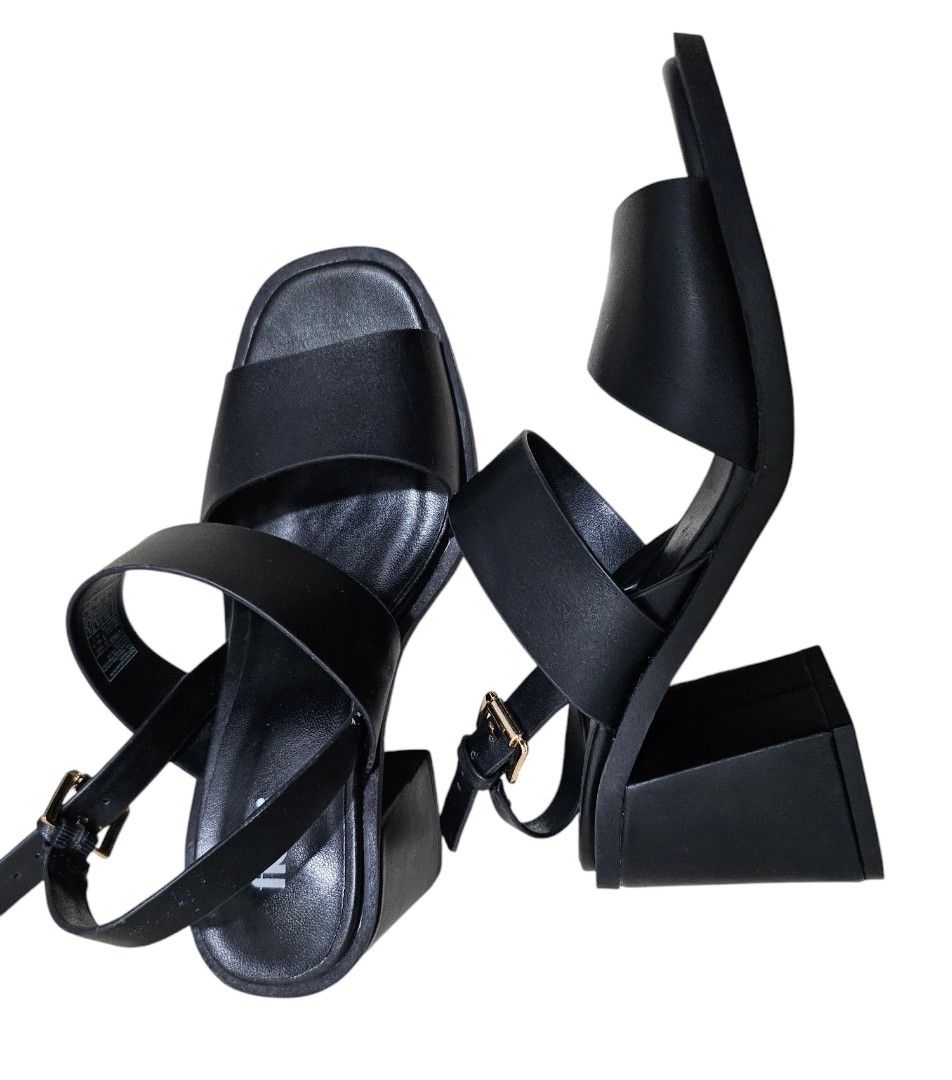 Black Sandals from Payless (Category: Heels) located in Paranaque City. Submitted by macadamia31 (Listing ID 1347468501, Image 3). Description: used once in a wedding event size 5 us bought from Payless.