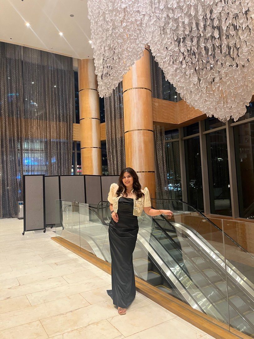 Black semi long trail dress (Category: Evening dresses & gowns) located in Bacoor. Submitted by tin_02 (Listing ID 1347410758, Image 1). Description: Criss-cross back .