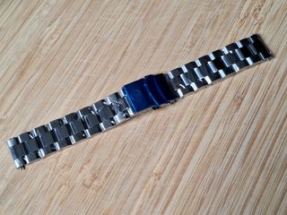 (Category: ) located in . Submitted by hubshop (Listing ID 1347302879, Image 1). Description: .