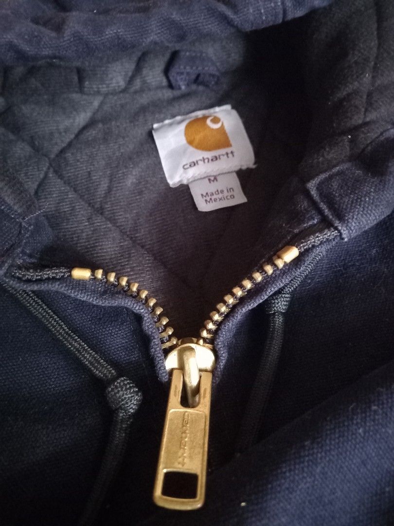 Carhartt J130 active jacket (Category: Activewear) located in Manila. Submitted by amanteelvi89362 (Listing ID 1347395057, Image 3). Description: carhartt j130 active jacket sandstone navy blue color 10 10 no issue dimes 24W X 27L.