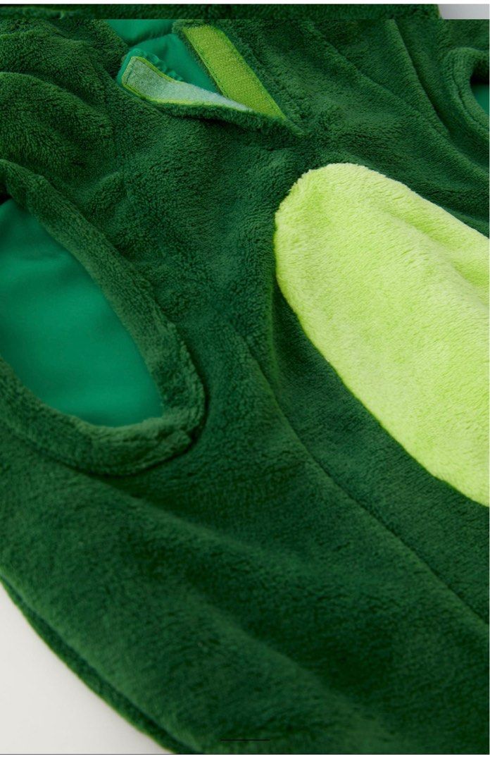 Dinosaur Costume (Category: Babies & Kids Fashion) located in Mandaluyong City. Submitted by mayanimosity (Listing ID 1347319146, Image 3). Description: Dinosaur Costume Zara Size: Fit for 1-2 y/o (80-92cm) Color: Green Price: 999 RFS: Not being used Ships from Plainview Mandaluyong c/o buyer.