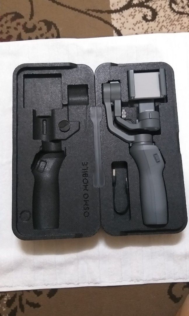 dji OSMO mobile 2 (Category: Mounts & Holders) located in Manila. Submitted by roblazo25 (Listing ID 1347308267, Image 3). Description: pick up lng.