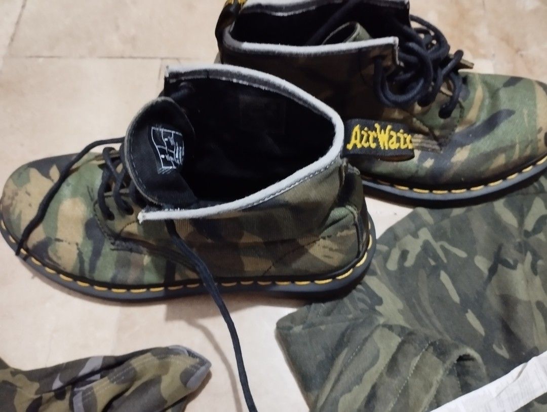 dr.martens the original combat shoes (Category: Casual Shoes) located in Mandaluyong City. Submitted by mona031 (Listing ID 1347354206, Image 3). Description: size 6 uk 39 us made in Vietnam good as new for pick up.