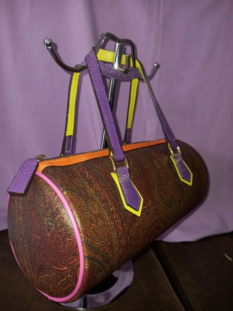 Etro (Category: Luxury Bags & Wallets) located in Manila. Submitted by vlard21 (Listing ID 1347319801, Image 3). Description: .