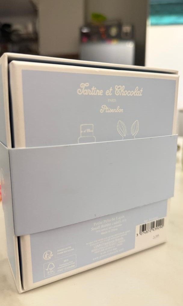 GIVENCHY Ptiselon (Category: Fragrance & Deodorants) located in Singapore. Submitted by csc55 (Listing ID 1347412751, Image 2). Description: EDT 100ml Brand new gift box (some stain on packaging) SGD69 Free delivery.