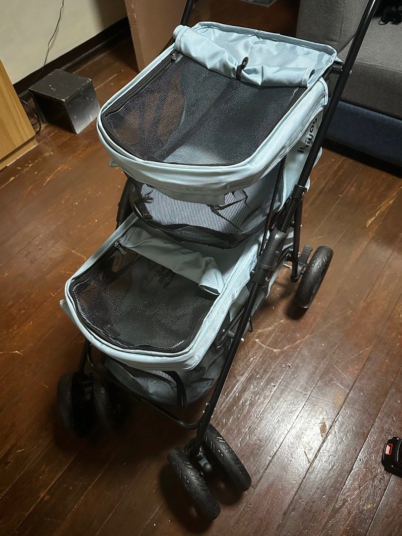 Ibiyaya Pet Stroller (Category: Strollers) located in Manila. Submitted by twisshh (Listing ID 1347228031, Image 2). Description: Bought in Pet Express Very Good Condition Used 5x only Original Price is 11kphp Selling for 8k+ php only. Slightly negotiable.