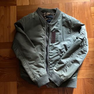 （分類：）位於 。 由 feddeffed 提交（商品編號 1347312802，圖片 1）。簡介： 。