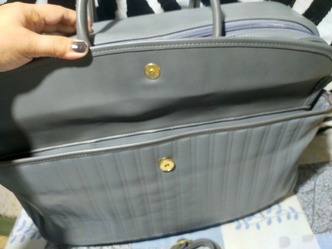 Leather travel bag (Japan) (Category: Luxury Bags & Wallets) located in Pasay City. Submitted by 22aileen (Listing ID 1347419908, Image 2). Description: .