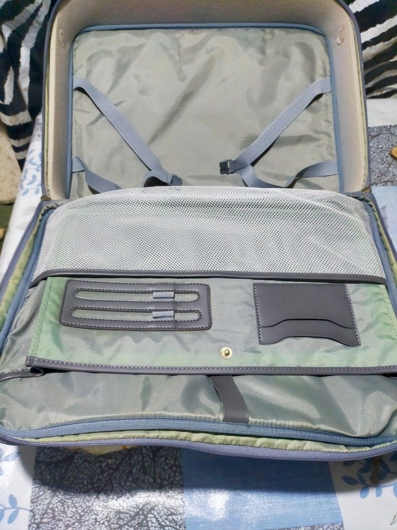 Leather travel bag (Japan) (Category: Luxury Bags & Wallets) located in Pasay City. Submitted by 22aileen (Listing ID 1347419908, Image 3). Description: .