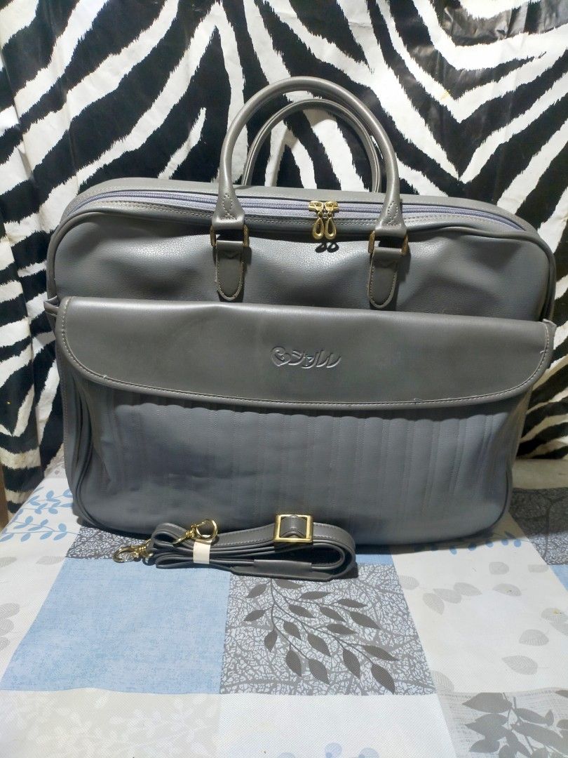 Leather travel bag (Japan) (Category: Luxury Bags & Wallets) located in Pasay City. Submitted by 22aileen (Listing ID 1347419908, Image 1). Description: .