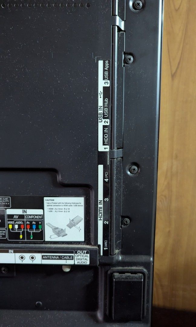 LG 32 smart LED TV (defective) (Category: TV) located in Quezon City. Submitted by render97 (Listing ID 1347369844, Image 3). Description: 32" LG Smart LED TV defective problem: does not power up. prior to it breaking down recently, it was working fine. didn't bother to have it fixed so selling it as is. could be good for spare parts or having it fixed. if interested, meetups are at shopwise commonwealth area..