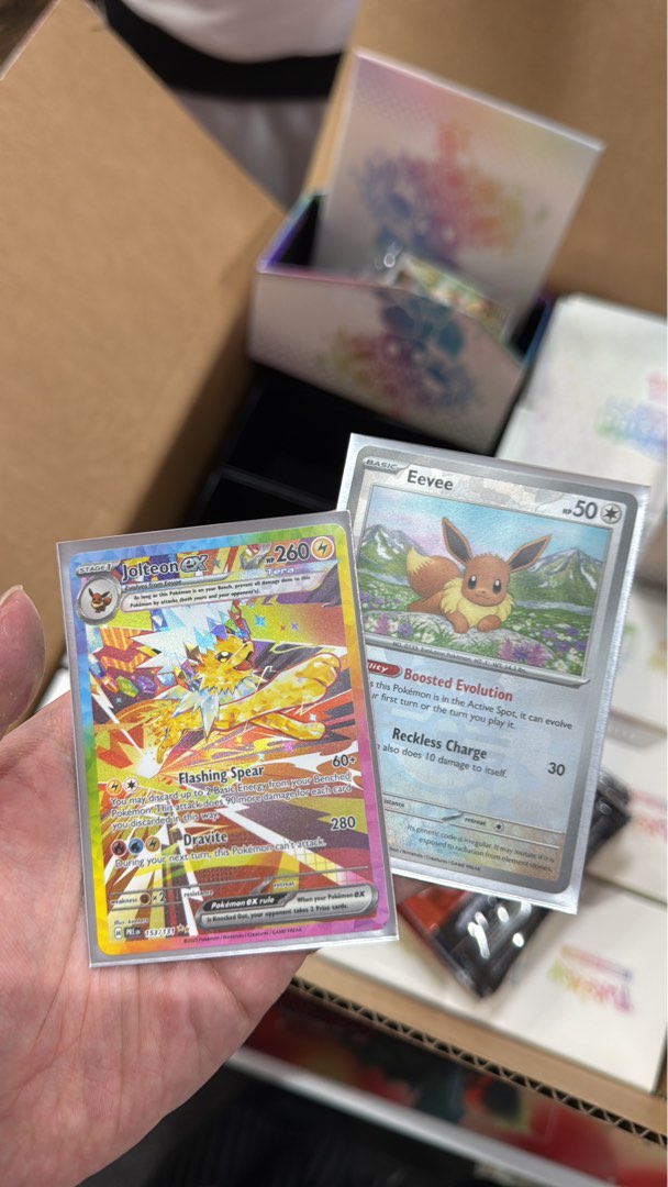 Pokemon GO - Jolteon (2017) - Compte Ou Code ? A Voir - Édition Collector